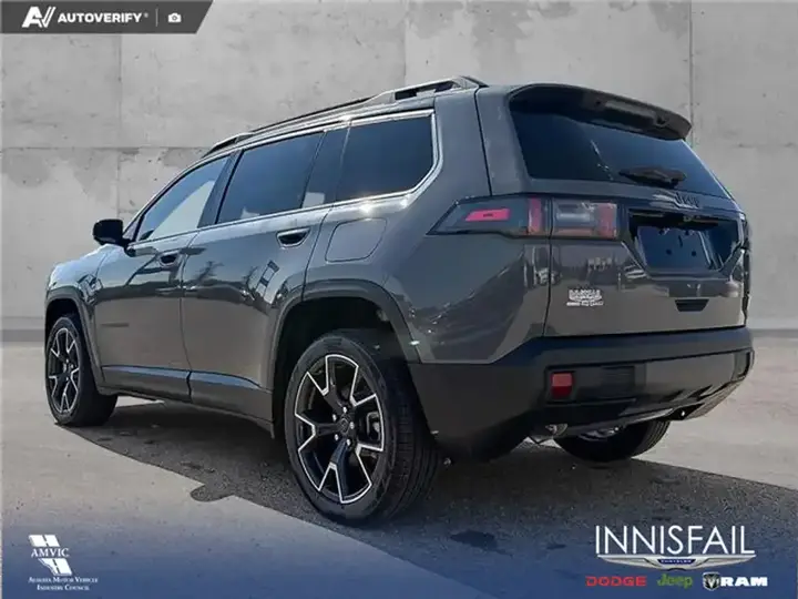 Jeep Cherokee 2026 photo 4