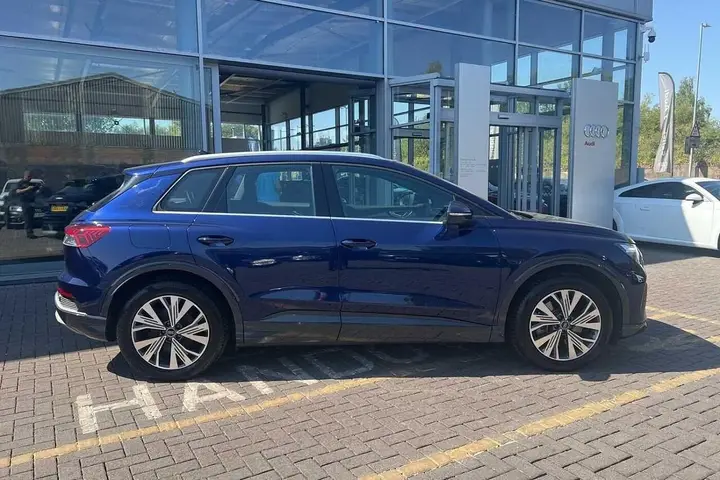 Audi Q4 E-Tron 2025 photo 4