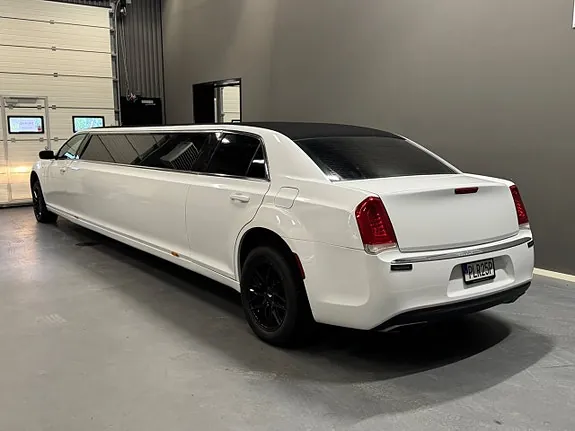 Chrysler 300C 2017 photo 4