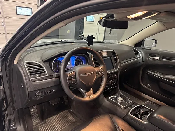 Chrysler 300C 2017 photo 5