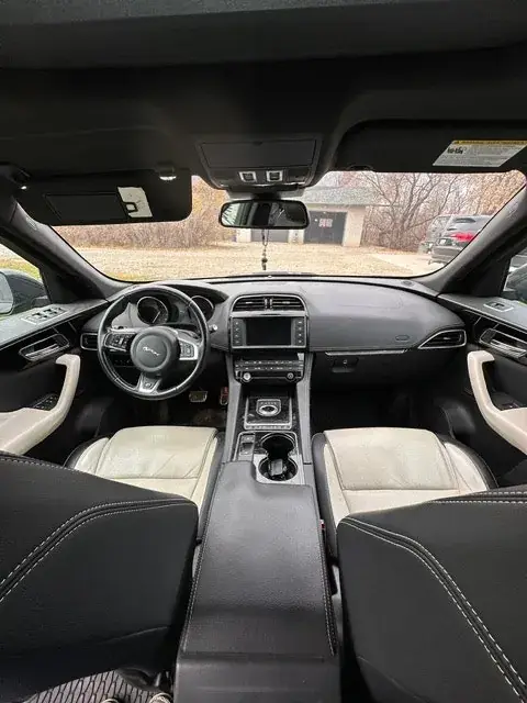 Jaguar F-Pace 2017 photo 3