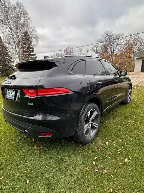 Jaguar F-Pace 2017 photo 2