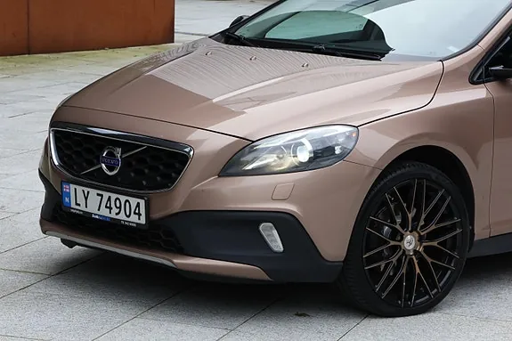 Volvo V40 Cross Country 2014 photo 3