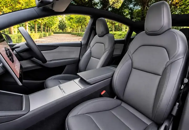 Tesla Model Y 2025 photo 3