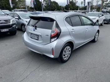 Toyota Aqua 2021 photo 3