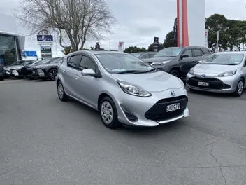 Toyota Aqua 2021 photo 2
