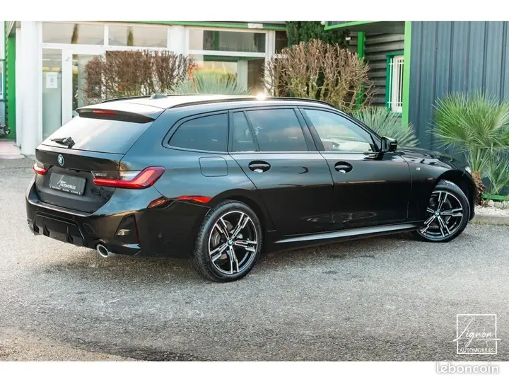 BMW 3 Series 2024 photo 2