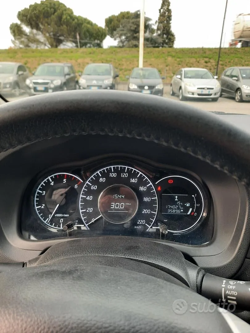 Nissan Note 2015 photo 3