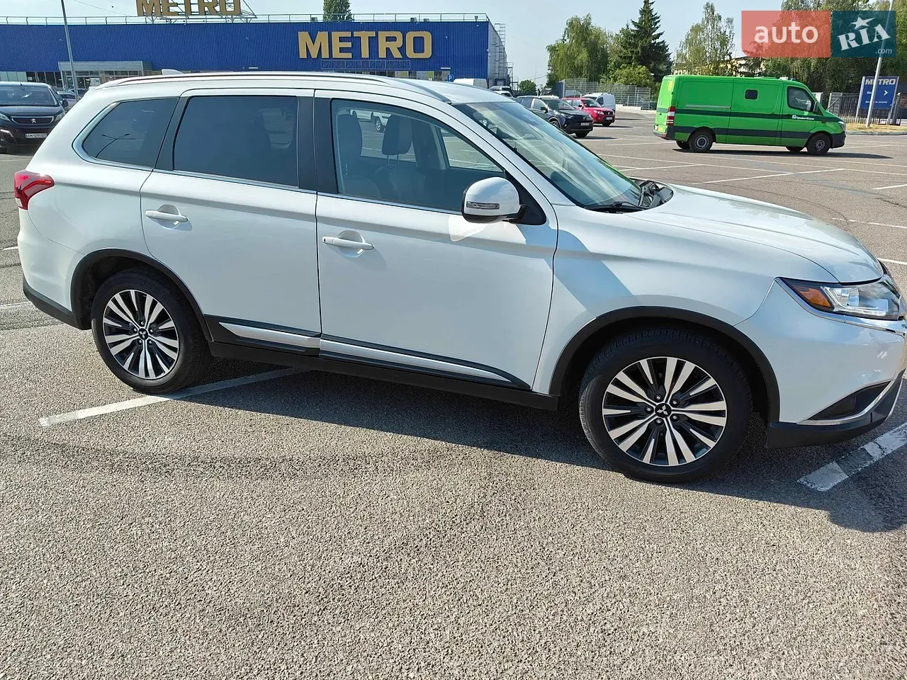 Mitsubishi Outlander 2020 photo 2
