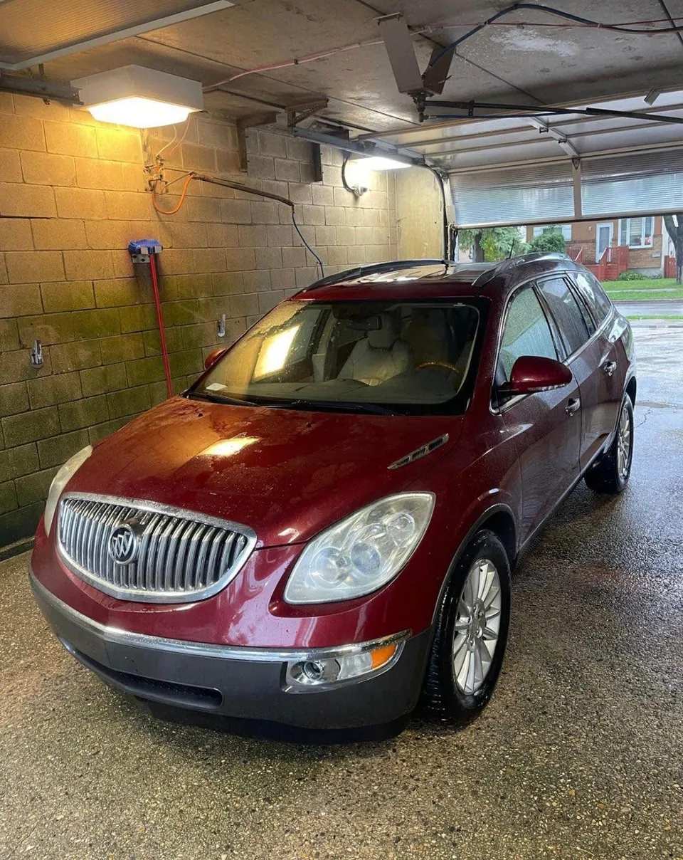 Buick Enclave 2011 photo 3