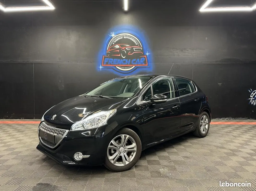 Peugeot 208 2012 photo 2