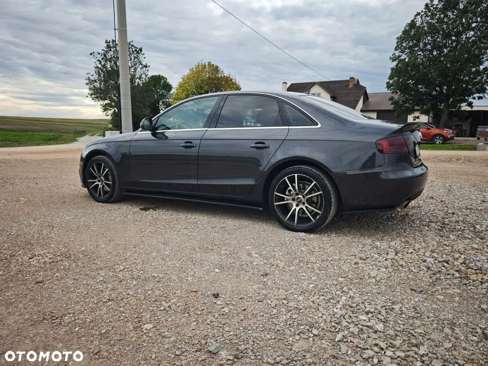 Audi A4 2008 photo 2