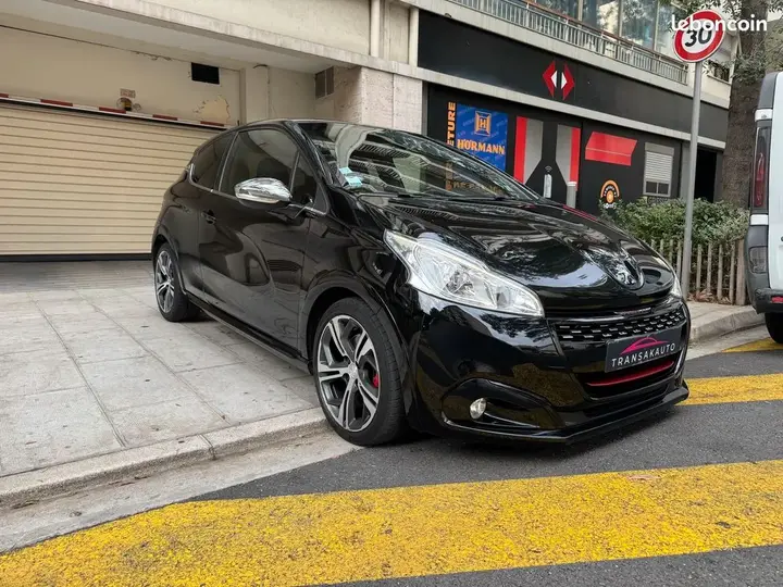 Peugeot 208 2017 photo 3