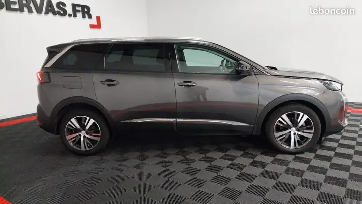 Peugeot 5008 2022 photo 3