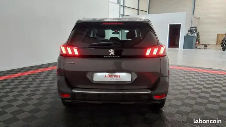 Peugeot 5008 2022 photo 5