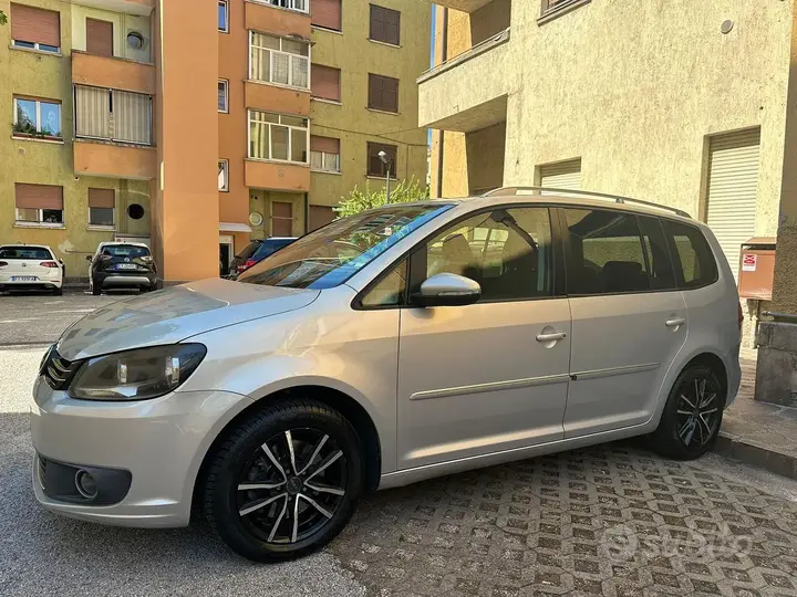 Volkswagen Touran 2011 photo 5