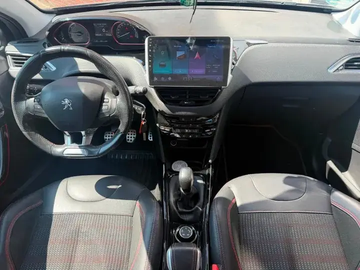 Peugeot 2008 2016 photo 3