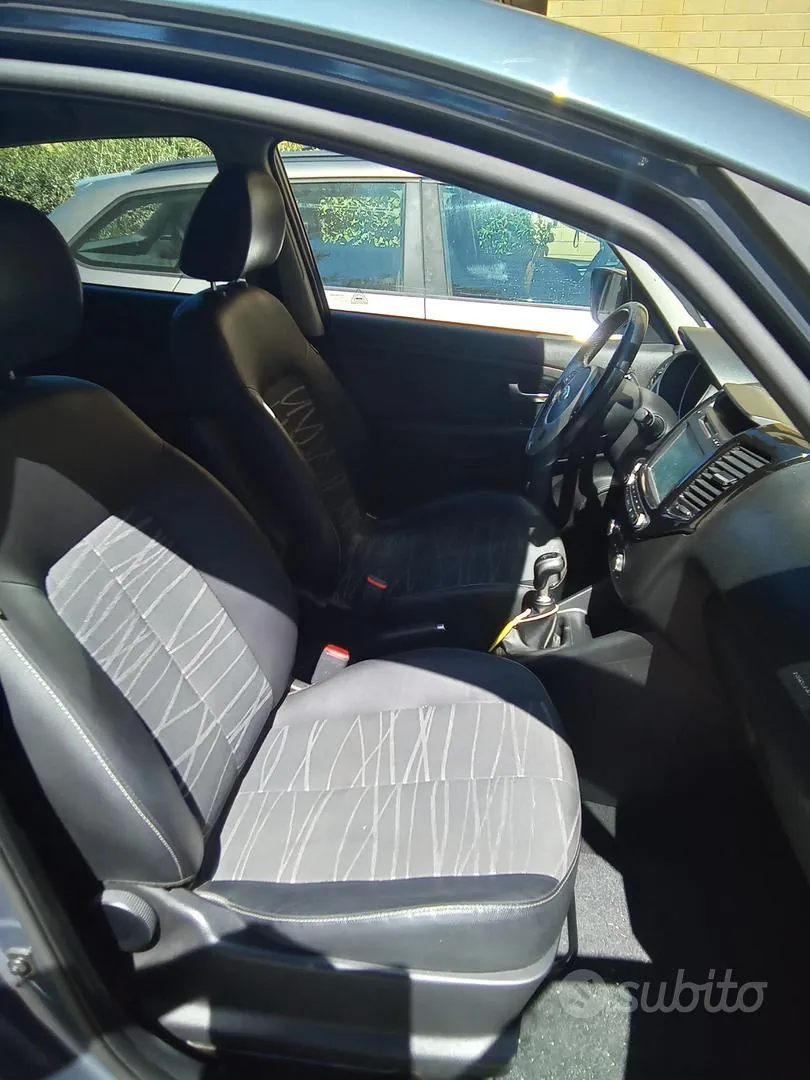 Kia Venga 2016 photo 4