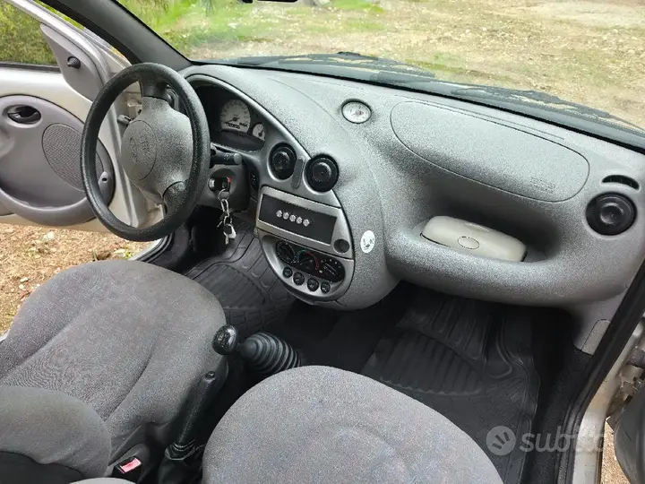 Ford Ka 2000 photo 4