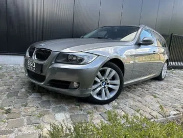BMW 3 Series 2010 photo 2