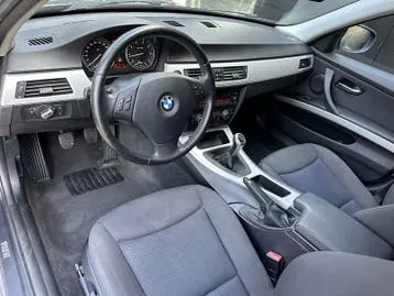 BMW 3 Series 2010 photo 3