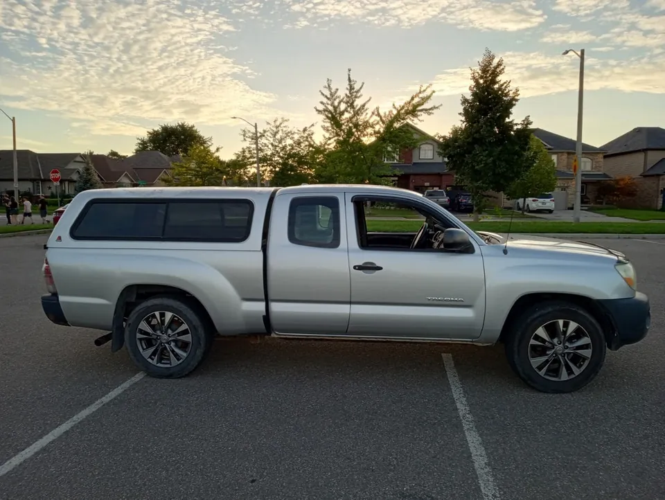 Toyota Tacoma 2010 photo 2