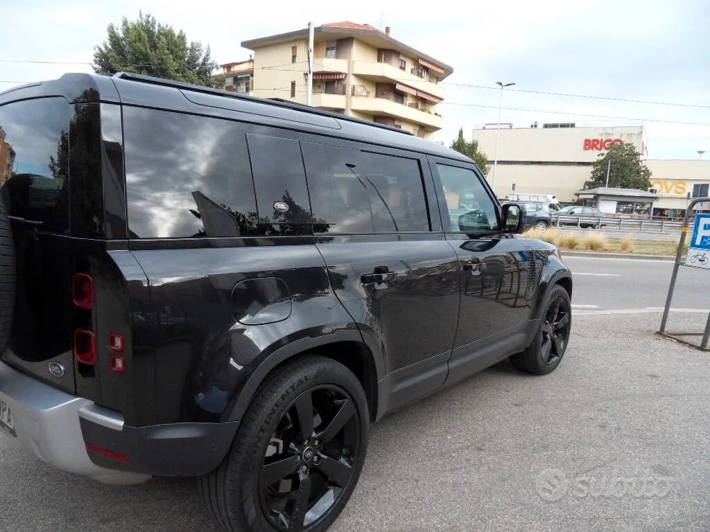 Land Rover Defender 2022 photo 3