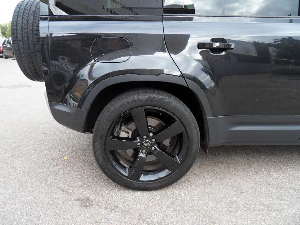 Land Rover Defender 2022 photo 4