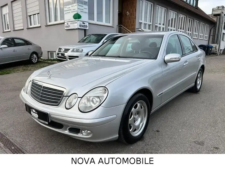 Mercedes-Benz E 240