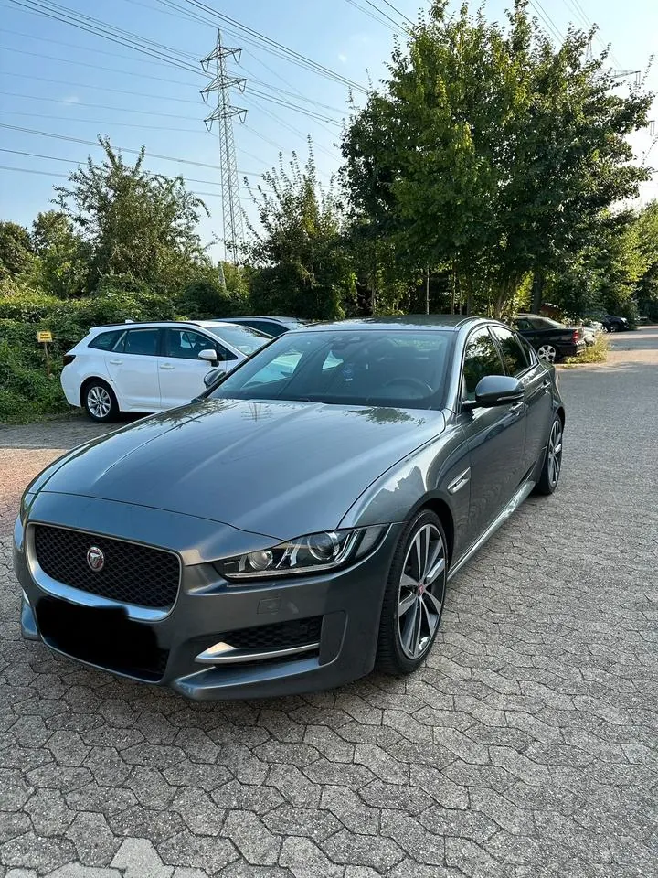 Jaguar Xe