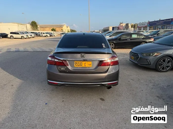 Honda Accord 2017 photo 2