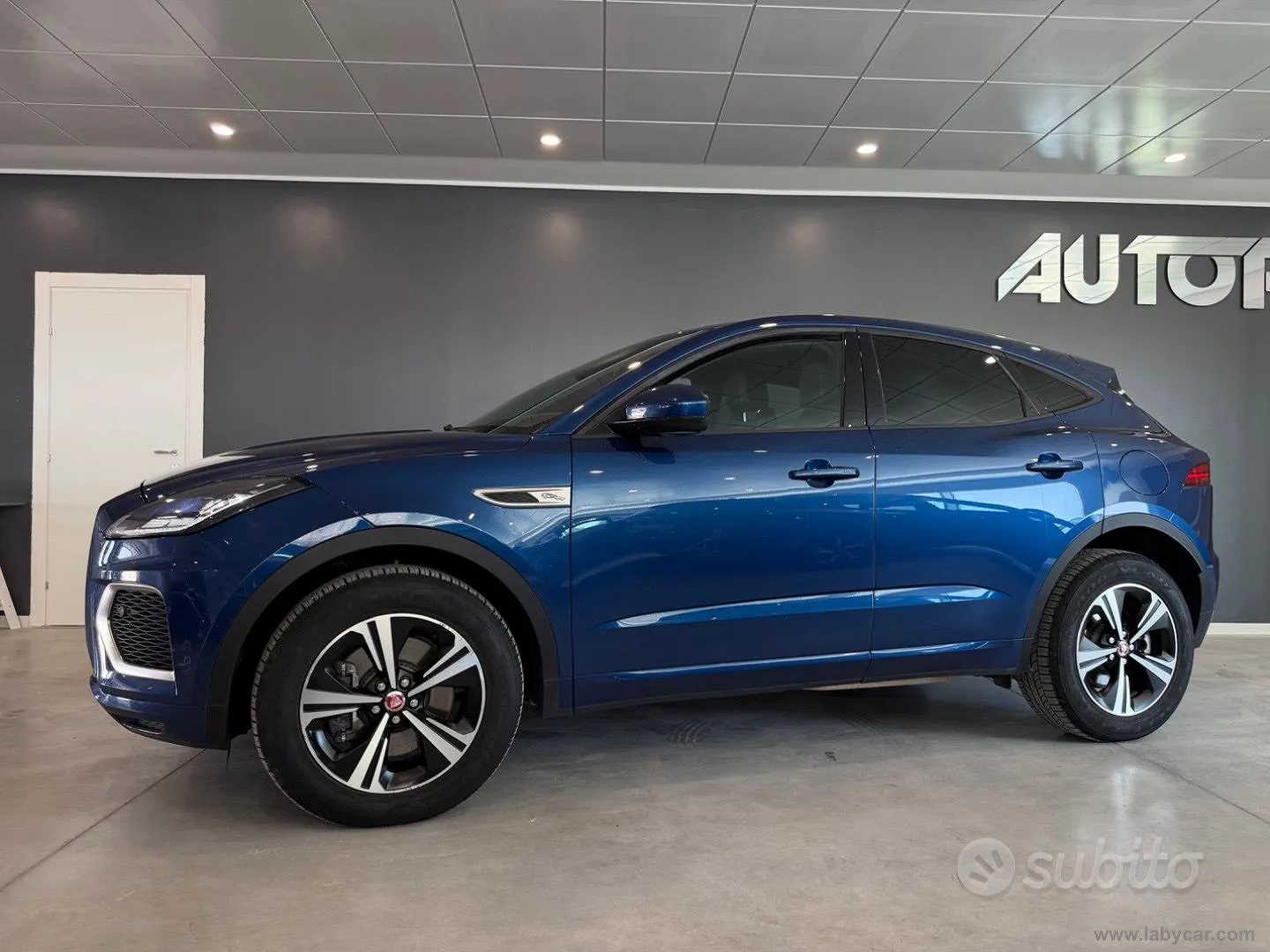 Jaguar E-Pace 2023 photo 2