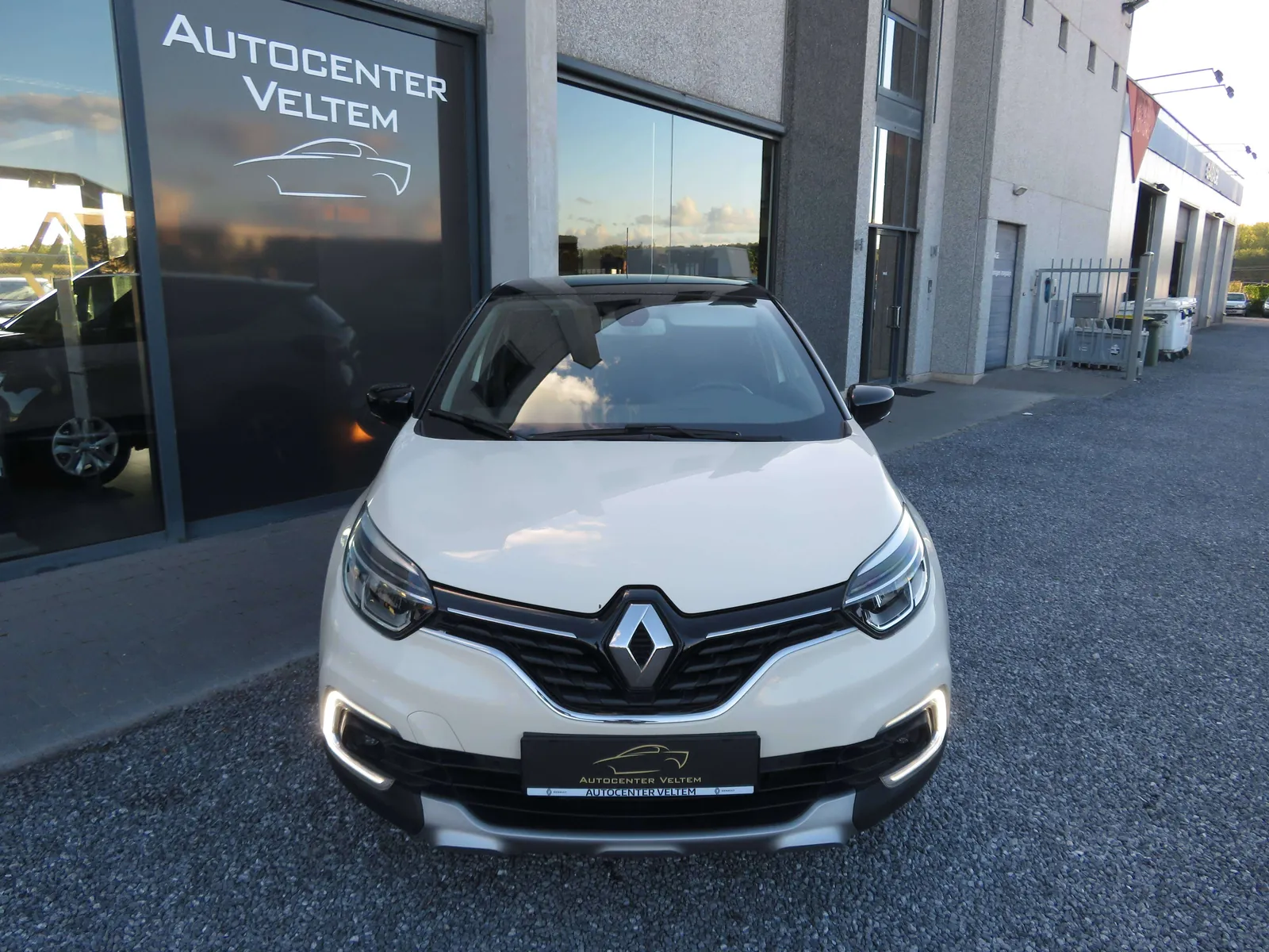 Renault Captur 2017 photo 2