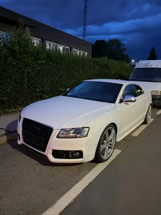 Audi A5 2009 photo 2