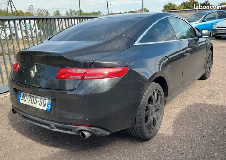 Renault Laguna 2009 photo 3