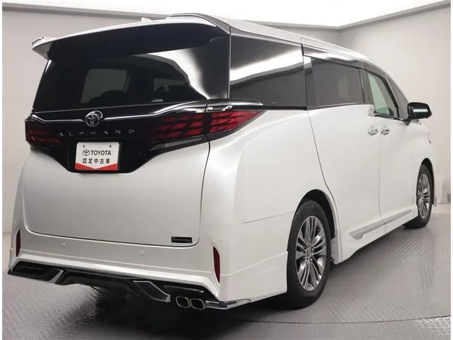 Toyota Alphard 2024 photo 3