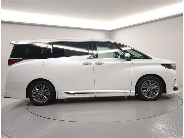 Toyota Alphard 2024 photo 2