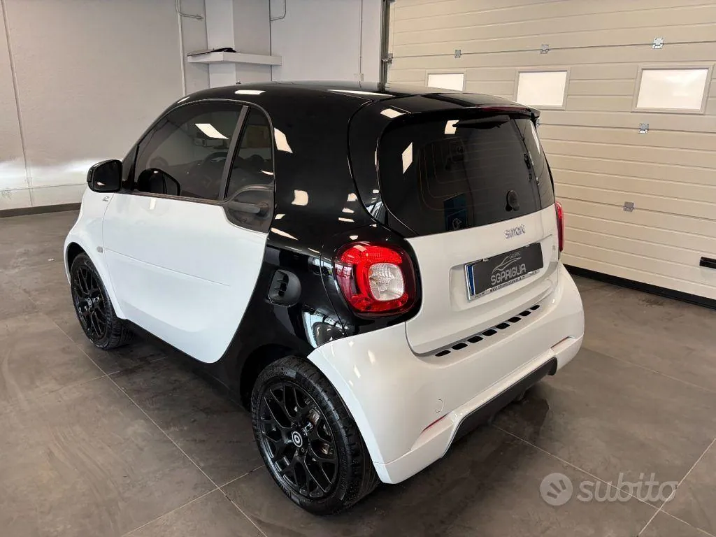Smart Fortwo 2019 photo 4