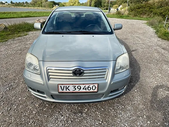 Toyota Avensis 2003 photo 3