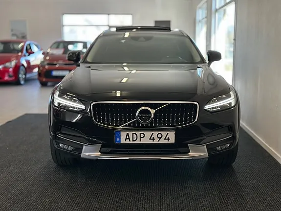 Volvo V90 Cross Country 2017 photo 2