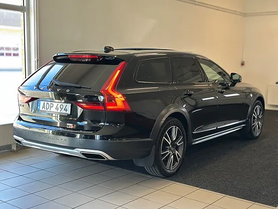 Volvo V90 Cross Country 2017 photo 5