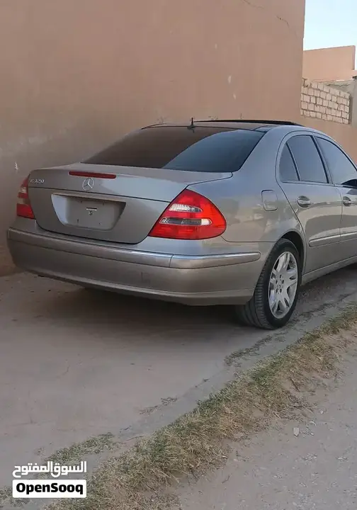Mercedes-Benz E-Class 2004 photo 2