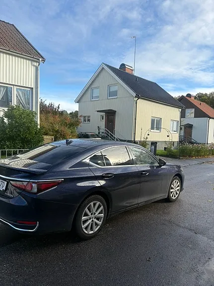 Lexus Es300H 2021 photo 3