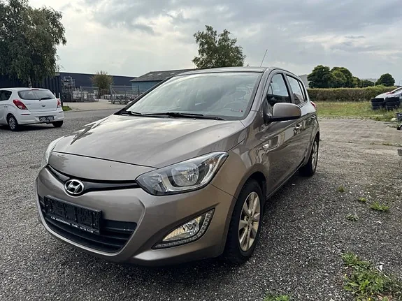 Hyundai I20 2013 photo 2