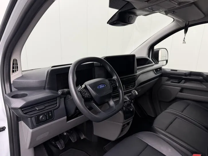 Ford Transit Custom 2024 photo 3