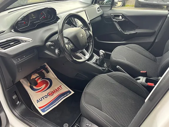 Peugeot 208 2018 photo 5