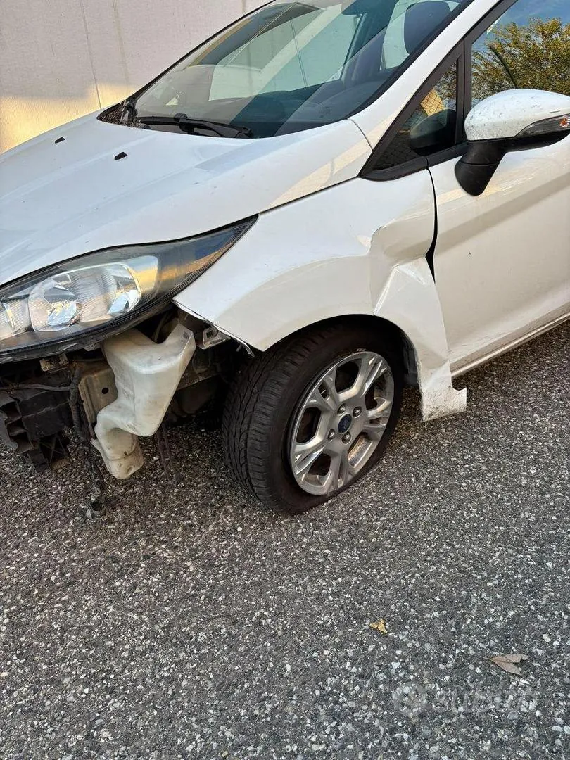 Ford Fiesta 2013 photo 5
