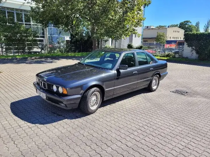 BMW 5 Series 1993 photo 2