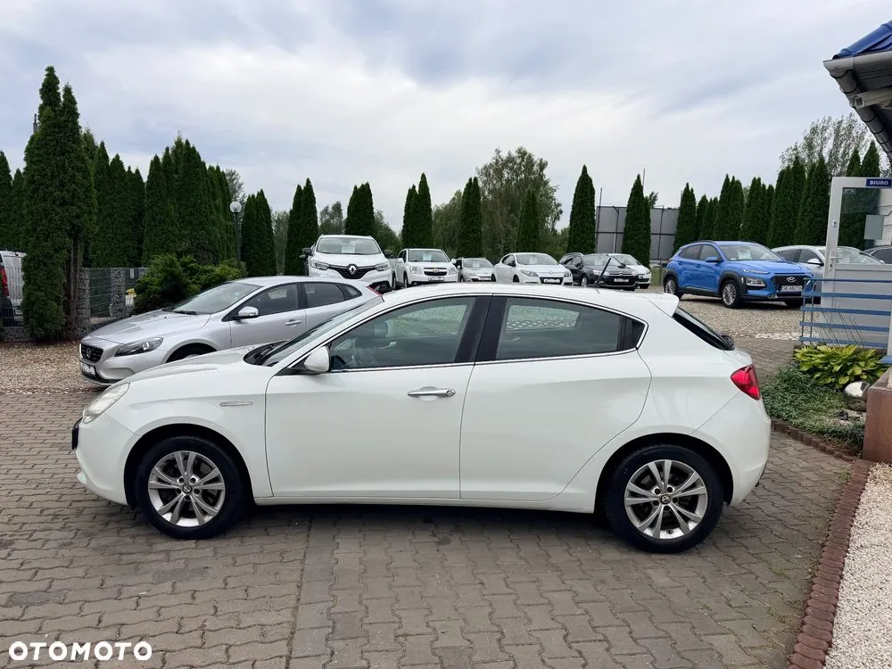 Alfa Romeo Giulietta 2011 photo 4