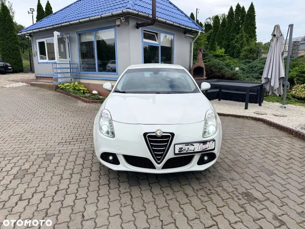 Alfa Romeo Giulietta 2011 photo 2